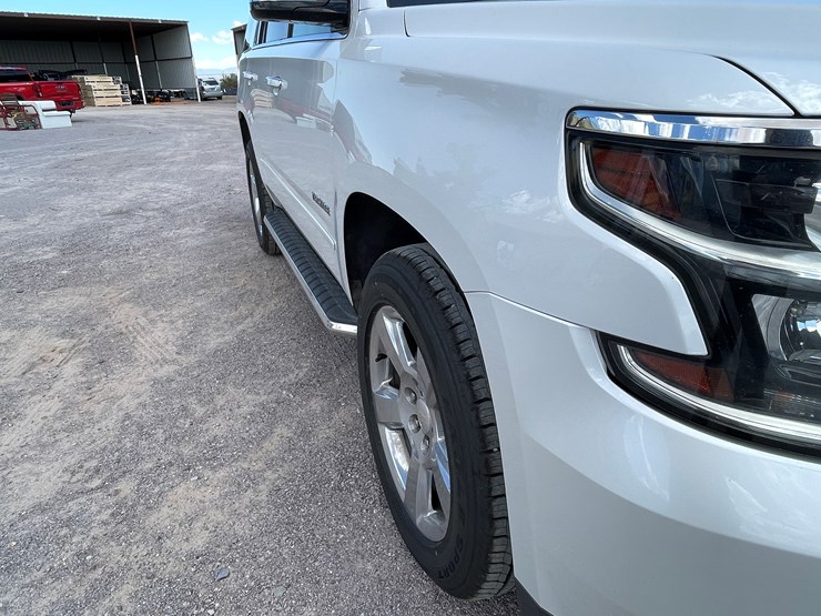 2017-chevrolet-tahoe-image-35