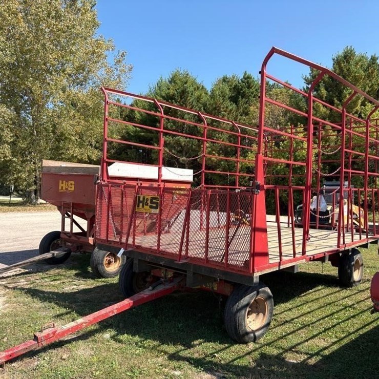9x16' Hay Rack on Gear