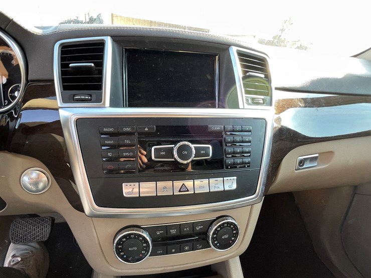 2015-mercedes-benz-gl450-image-63