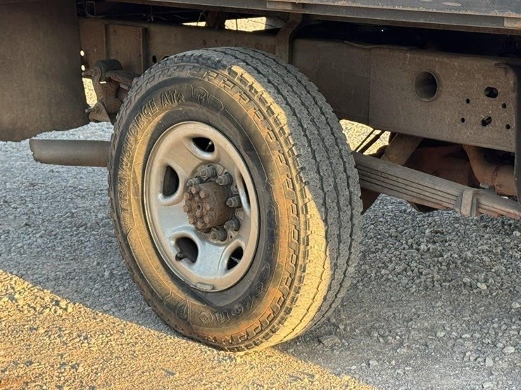 2001-chevrolet-silverado-image-11