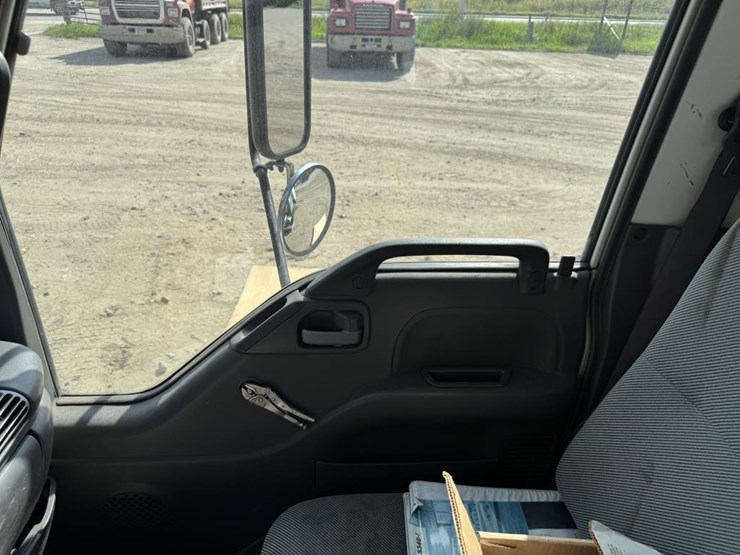 2003-gmc-w4500-image-47