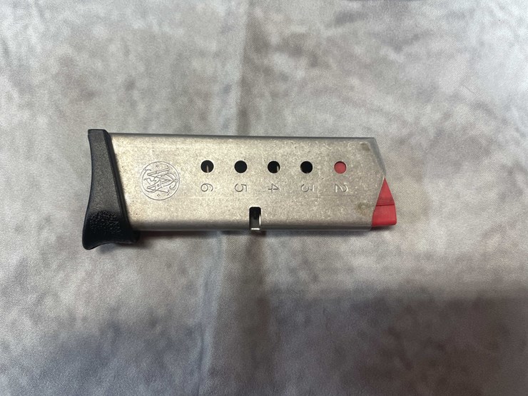 #5165-•-smith-&-wesson-bodyguard,-engraved-380-auto-pistol,-sn:-kes4008,-(neenah,-wi)-image-25