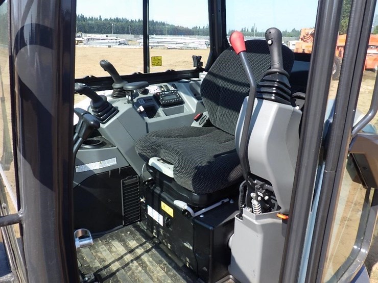 2024-bobcat-e48-hydraulic-excavator-image-26