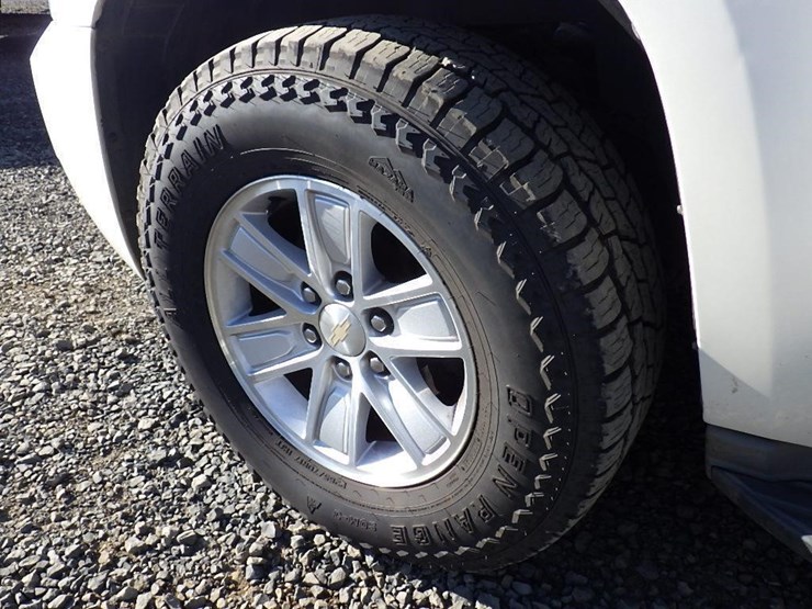 2011-chevrolet-tahoe-image-14