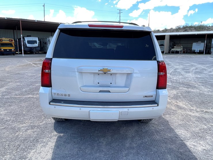 2017-chevrolet-tahoe-image-6