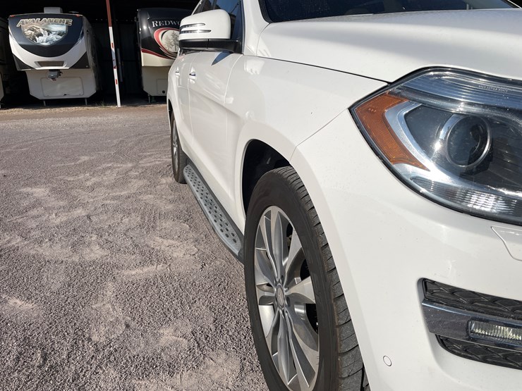 2015-mercedes-benz-gl450-image-117