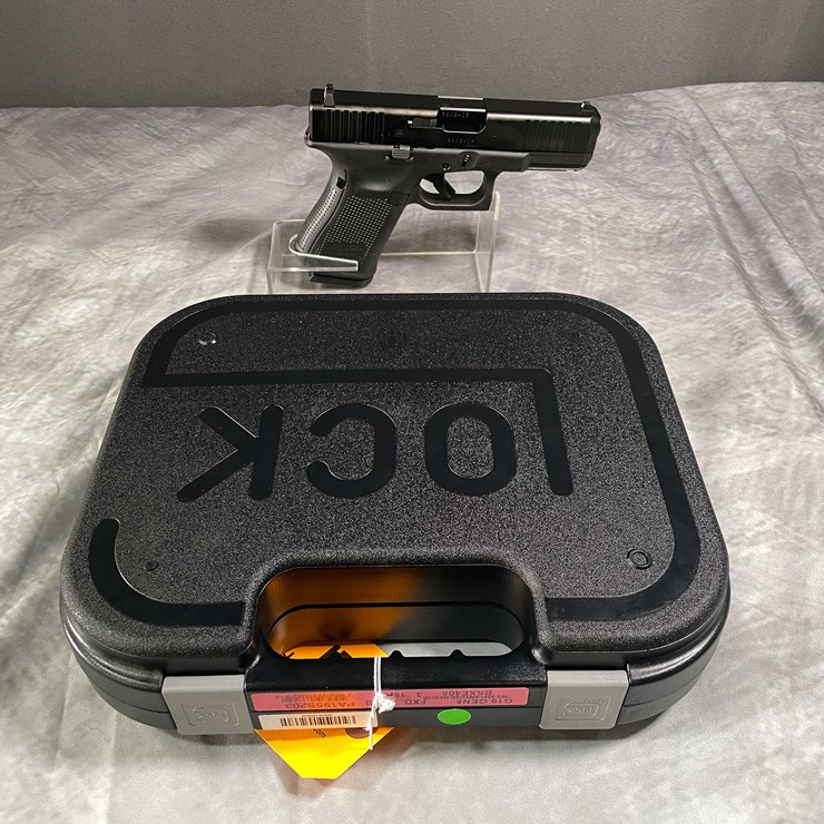 #5147 • Glock G19 Gen 5, 9mm Luger Pistol, SN: BSXE405, (Neenah, WI)