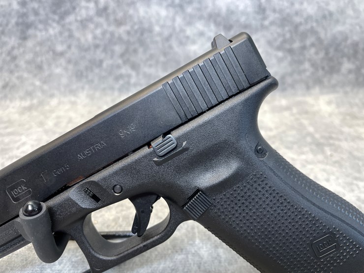 #4643-•-glock-model-17,-9mm-luger-pistol,-sn:-btmy301,-(princeton,-mn)-image-7