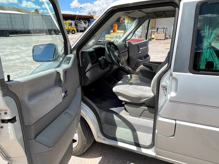 #501-•-2002-volkswagen-eurovan-mv-(title-in-delay)-image-121