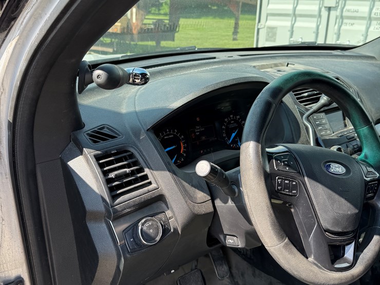 2016-ford-explorer-police-interceptor-image-33