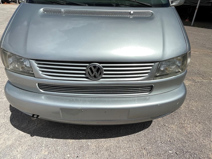 #501-•-2002-volkswagen-eurovan-mv-(title-in-delay)-image-96