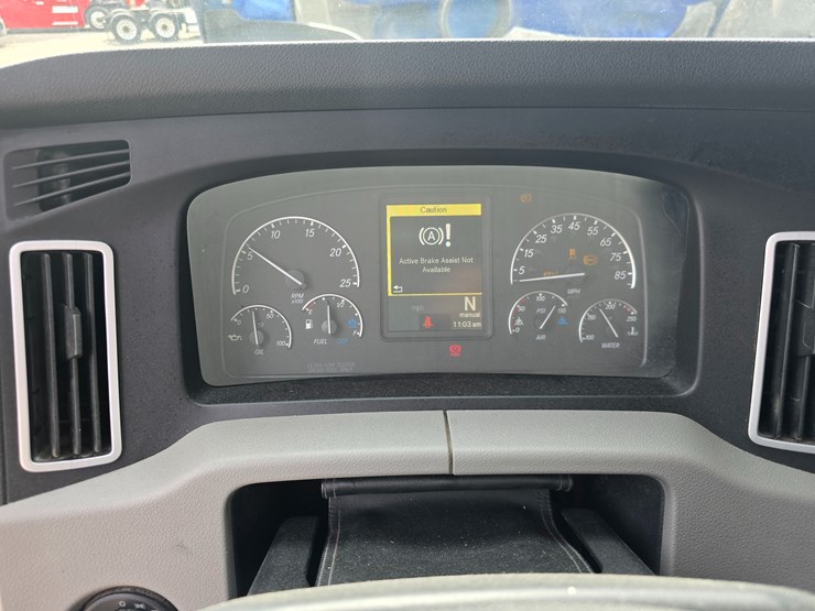 2019-freightliner-cascadia-126-image-67