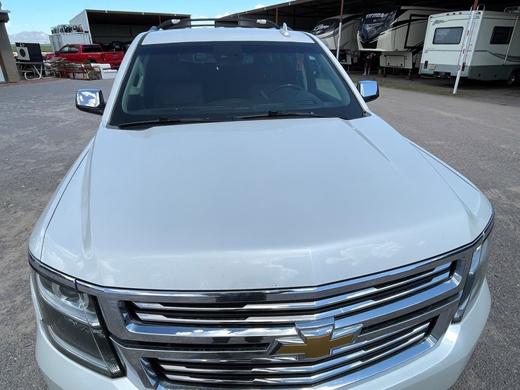 2017-chevrolet-tahoe-image-14