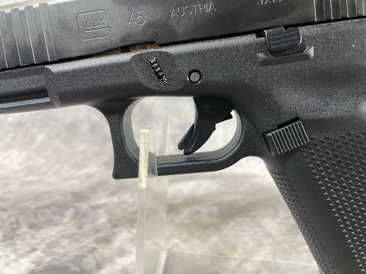 #5140-•-glock-g45,-9mm-luger-pistol,-sn:-brkw514,-(neenah,-wi)-image-18
