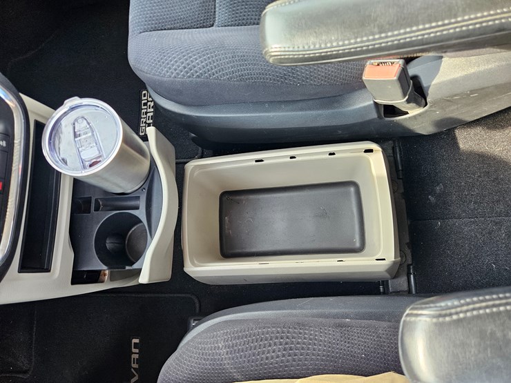 2014-dodge-grand-caravan-image-39