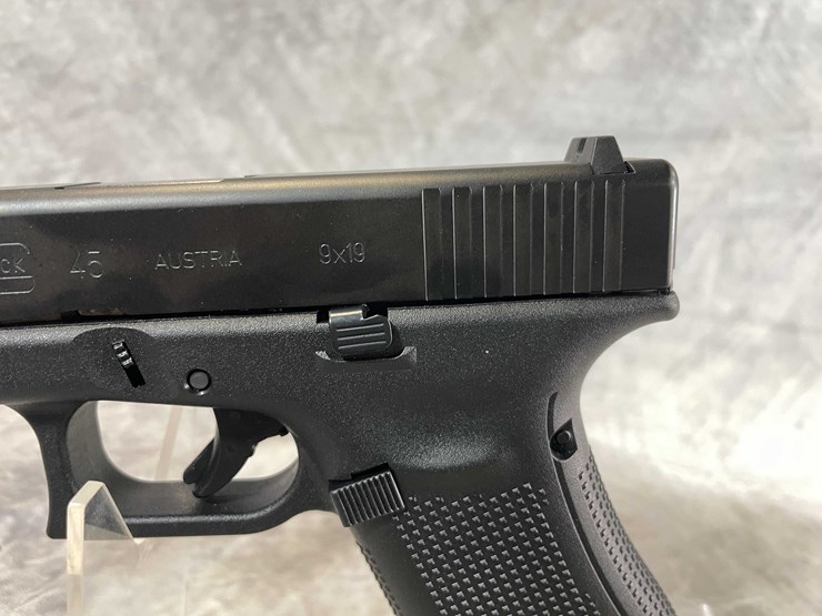 #5140-•-glock-g45,-9mm-luger-pistol,-sn:-brkw514,-(neenah,-wi)-image-19