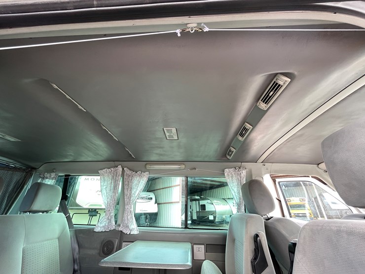 #501-•-2002-volkswagen-eurovan-mv-(title-in-delay)-image-48
