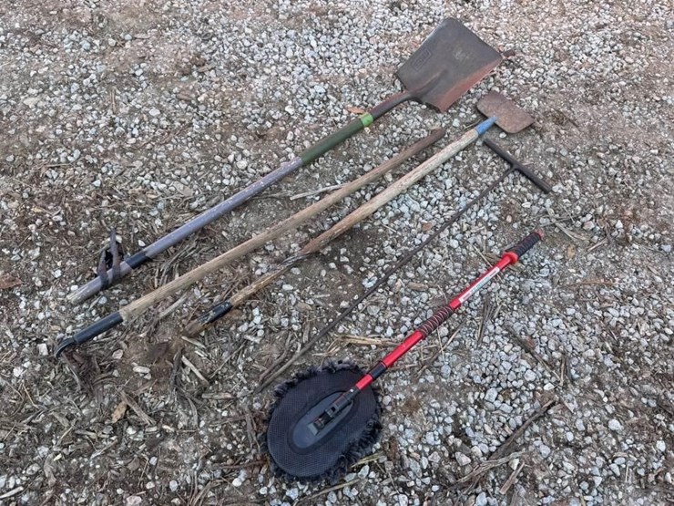 yard-tools-image-1