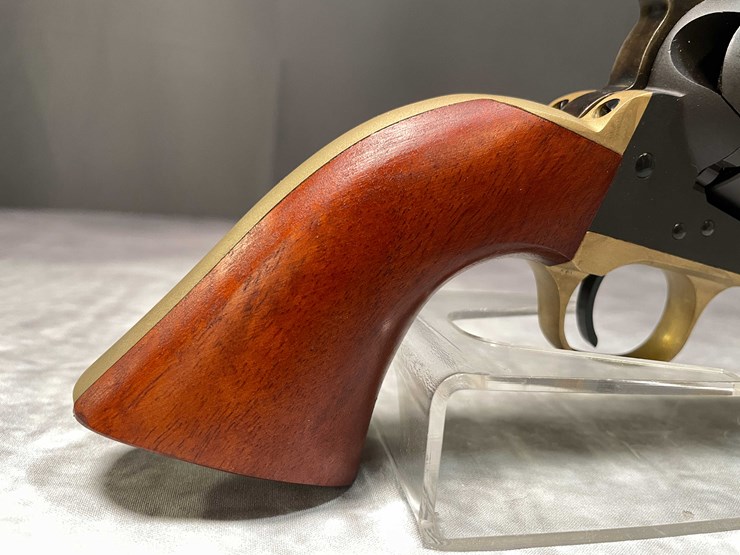 #5163-•-stoeger-cattleman,-45-colt-revolver,-sn:-um3413,-(neenah,-wi)-image-21