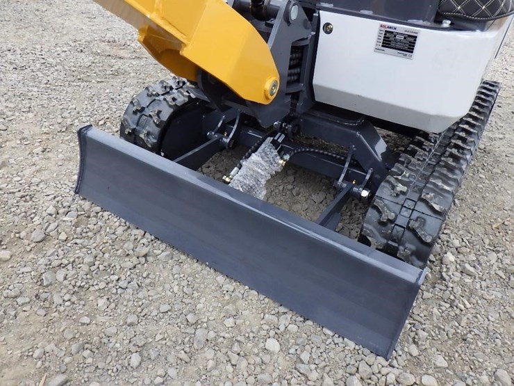 2025-sdlanch-sdle20-hydraulic-excavator-image-9