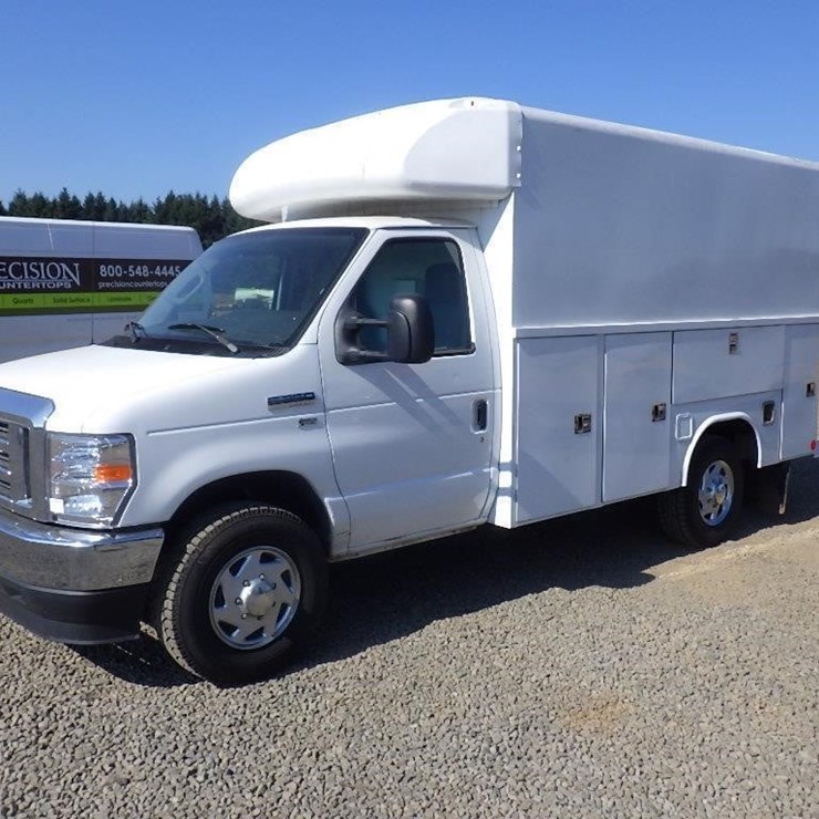 2010 UTILITY Van