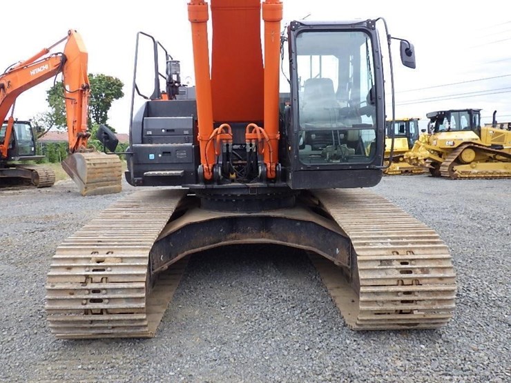 2015-hitachi-zx350lc-6n-image-13