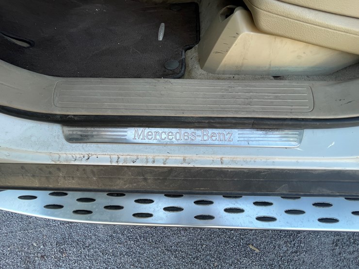 2015-mercedes-benz-gl450-image-34