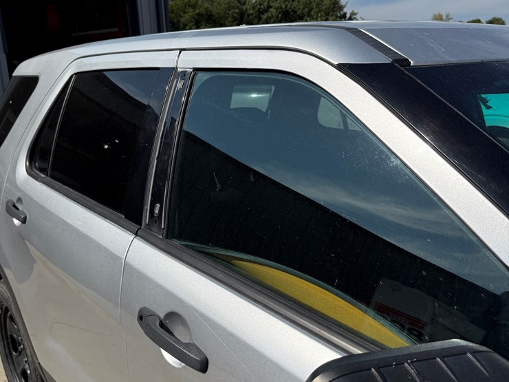 2016-ford-explorer-police-interceptor-image-48