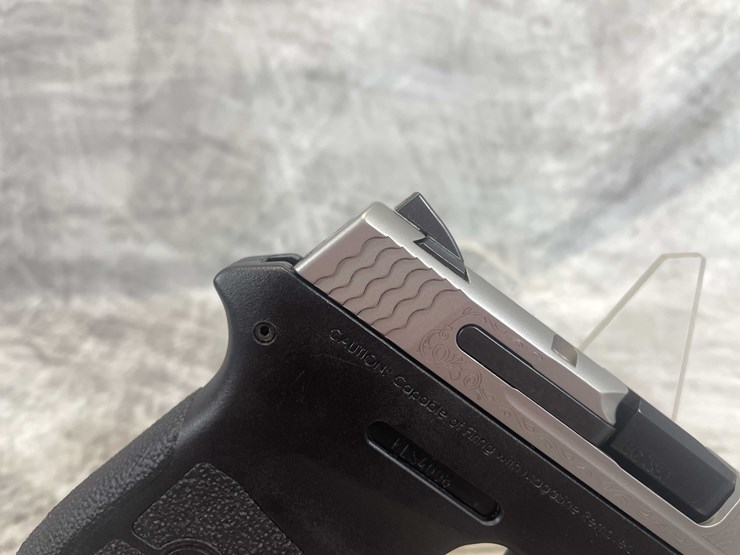 #5165-•-smith-&-wesson-bodyguard,-engraved-380-auto-pistol,-sn:-kes4008,-(neenah,-wi)-image-8