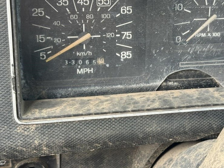 1992-ford-f70-image-16
