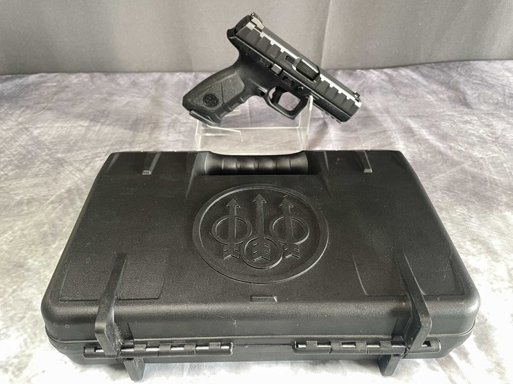 #5158-•-beretta-apx,-9mm-luger-pistol,-sn:-a033882x,-(neenah,-wi)-image-1