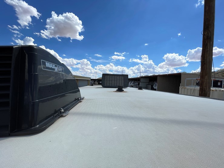 #499-•-2021-tracer-le-camper-(title-in-delay)-image-73
