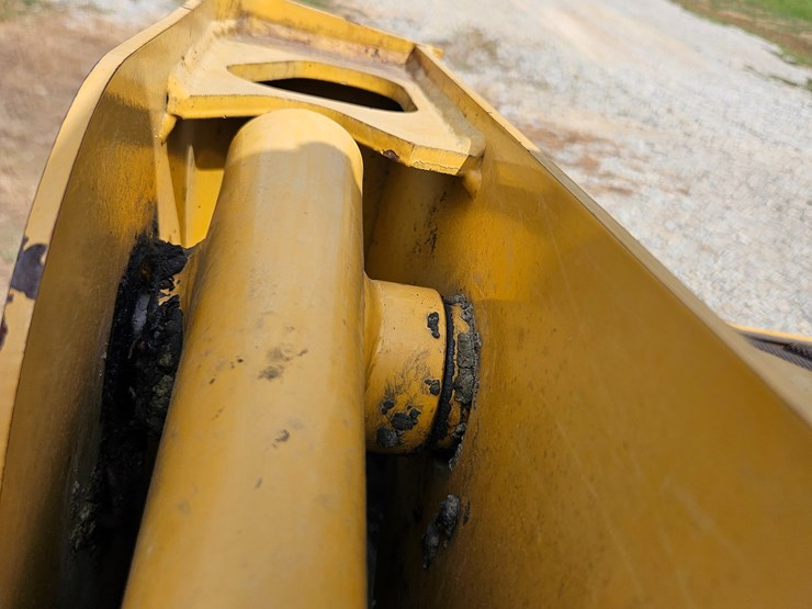 caterpillar-247b-image-80