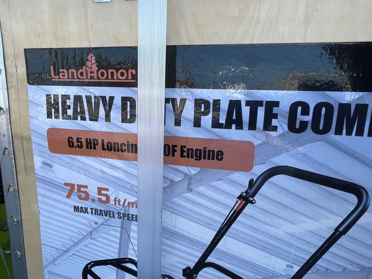 #2061-•-heavy-duty-plate-compactor-image-2