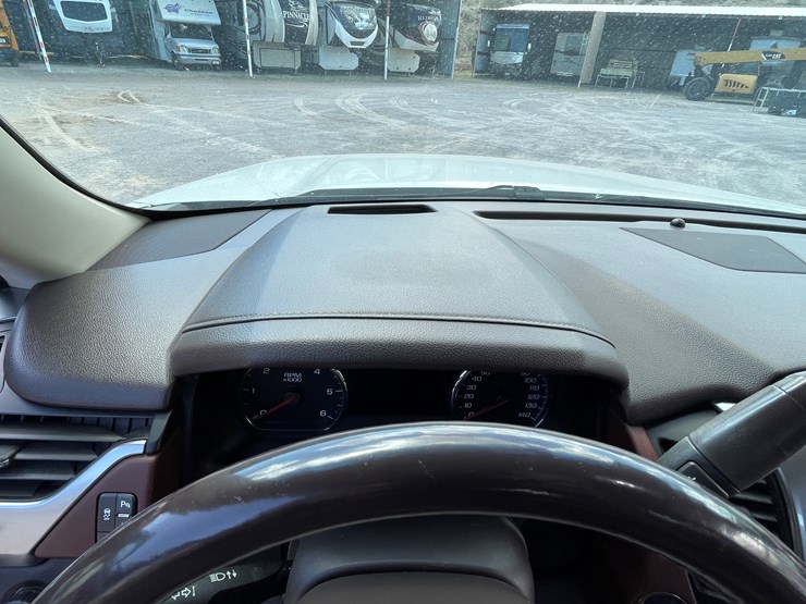 2017-chevrolet-tahoe-image-52