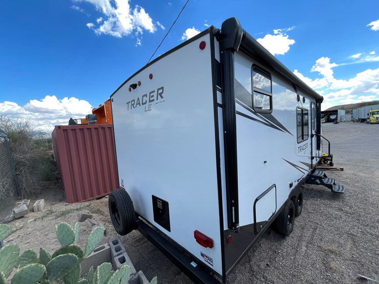 #499-•-2021-tracer-le-camper-(title-in-delay)-image-15