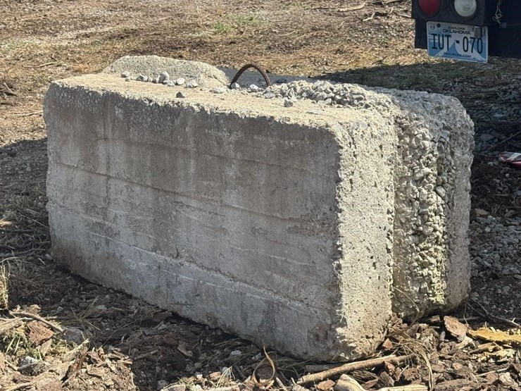 stackable-concrete-barrier-block-image-2