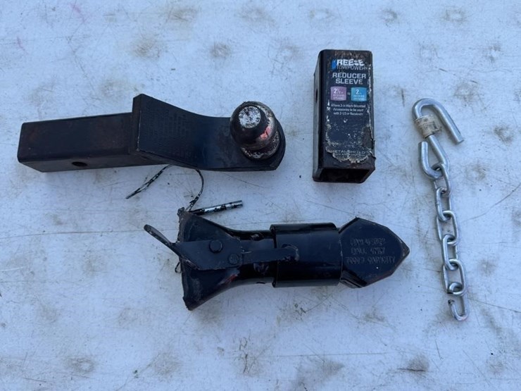 2-in-receiver-hitch,-trailer-coupler-&-sleeve-image-1