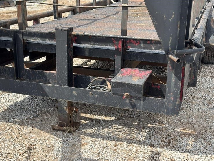 gooseneck-dump-trailer-image-16