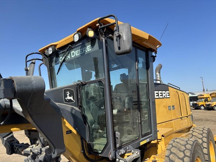 2012-deere-672gp-image-41