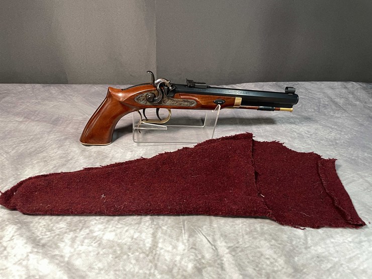 #5177-•-thompson-j.-center-arms,-.45-cal.-muzzleloader,-sn:-34615,-(neenah,-wi)-image-1
