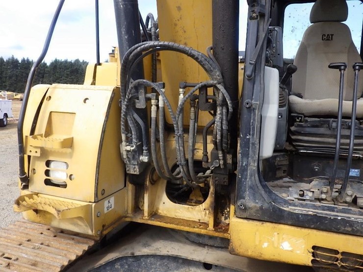 caterpillar-314d-hydraulic-excavator-image-14