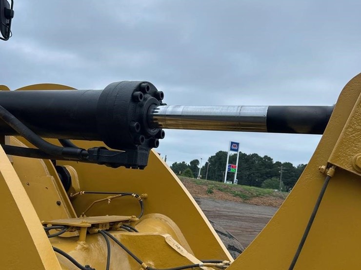 2020-caterpillar-962m-image-18