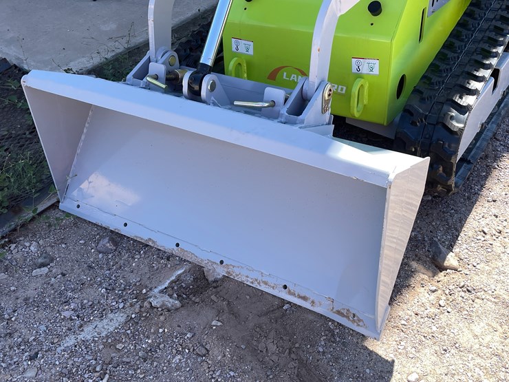 #2027-•-mini-skid-steer-loader-(bucket-damaged)-image-13