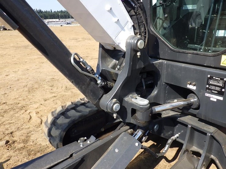 2024-bobcat-e48-hydraulic-excavator-image-13