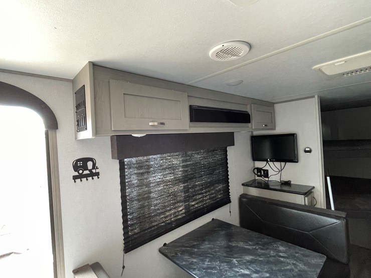 #499-•-2021-tracer-le-camper-(title-in-delay)-image-126
