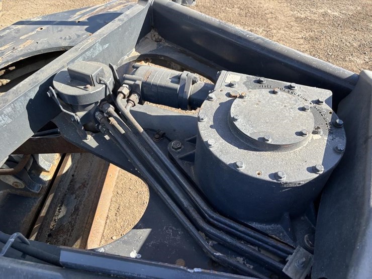 2012-deere-672gp-image-19