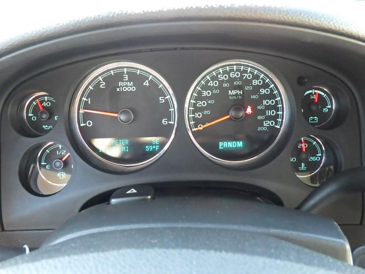 2011-chevrolet-tahoe-image-23