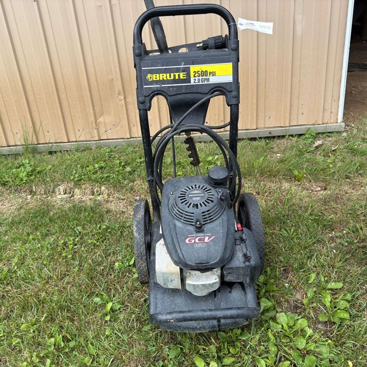 Brute 2500 PSI, 2GPM Gas Powered Pressure Washer, Honda GCV Engine, Motor i
