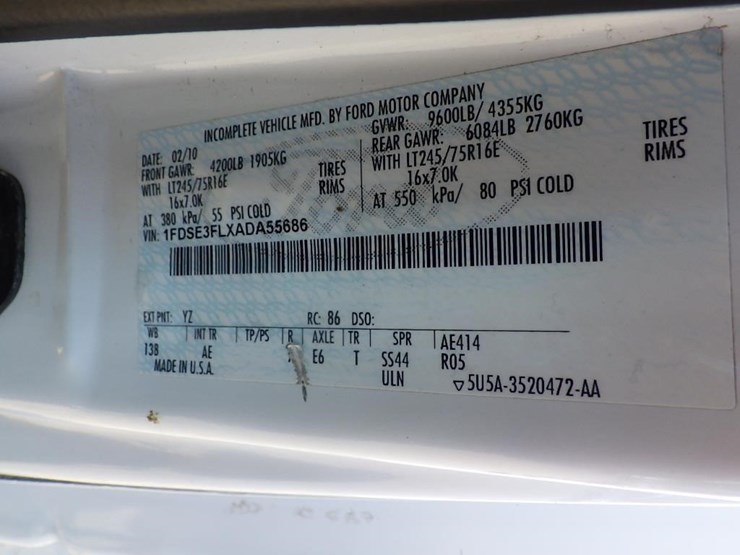 2010-utility-van-image-30